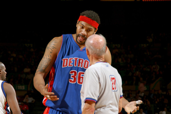 关于纪录挑战：球员追逐个人和联盟纪录的信息