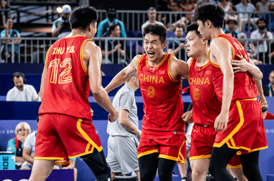 中国篮球运动员代表国家参加奥运会，创造佳绩