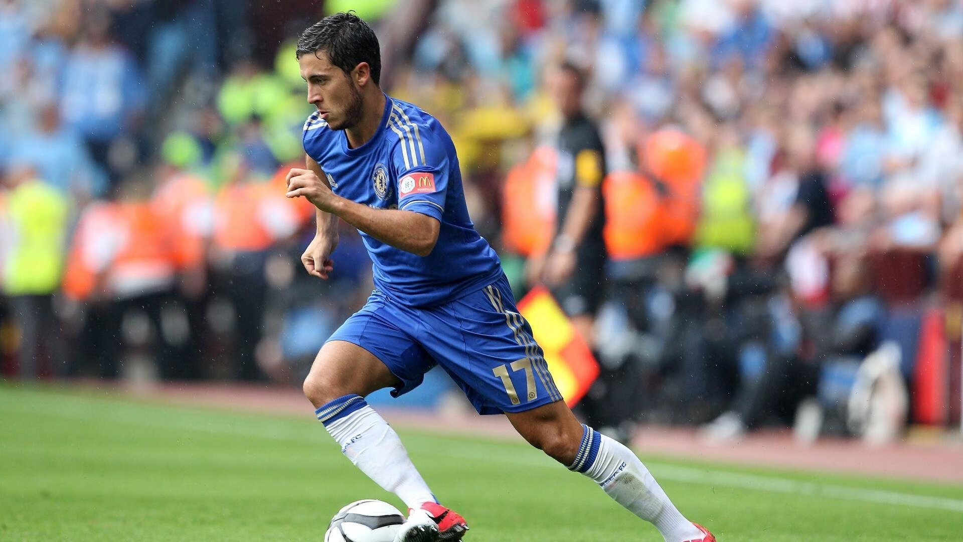 kaiyun体育app-战意盎然球员对决，双方风格碰撞交织激情，战意比赛规则